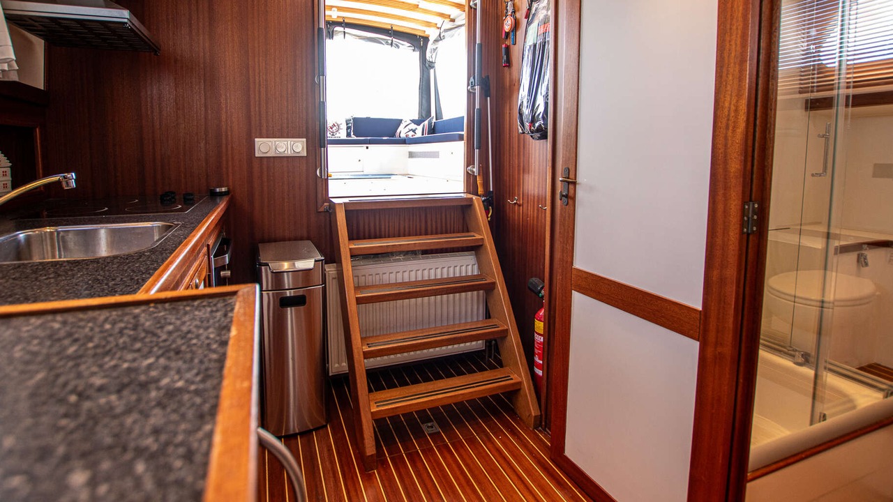 Knarr, Kruiskamp Bakdekker 1400 for sale, 2005, interior