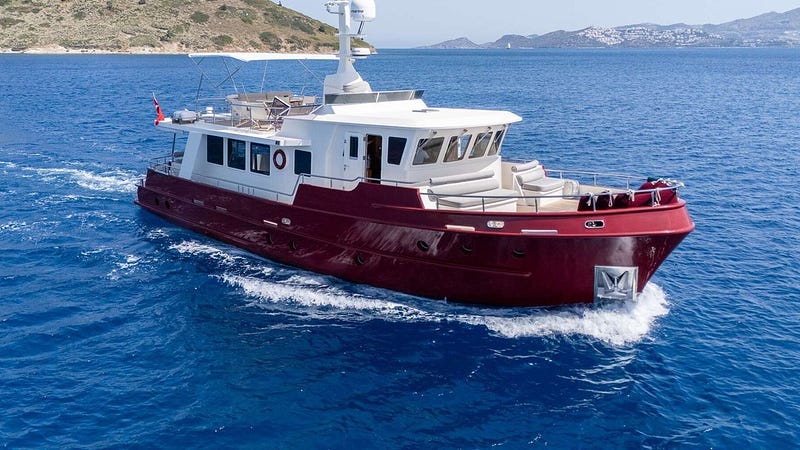 The €695,000 Vripack Trawler: A Decade-Old Steel Explorer With Her Ocean Papers Already Stamped