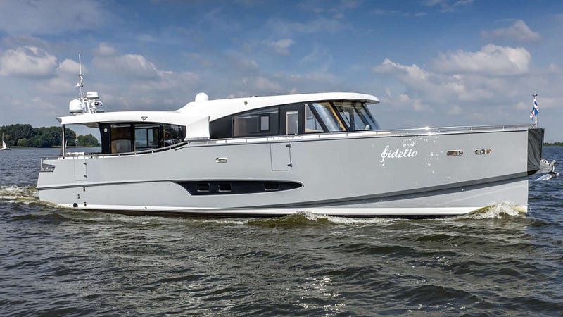 When a Yacht Builder Took Inspiration from a Mercedes
