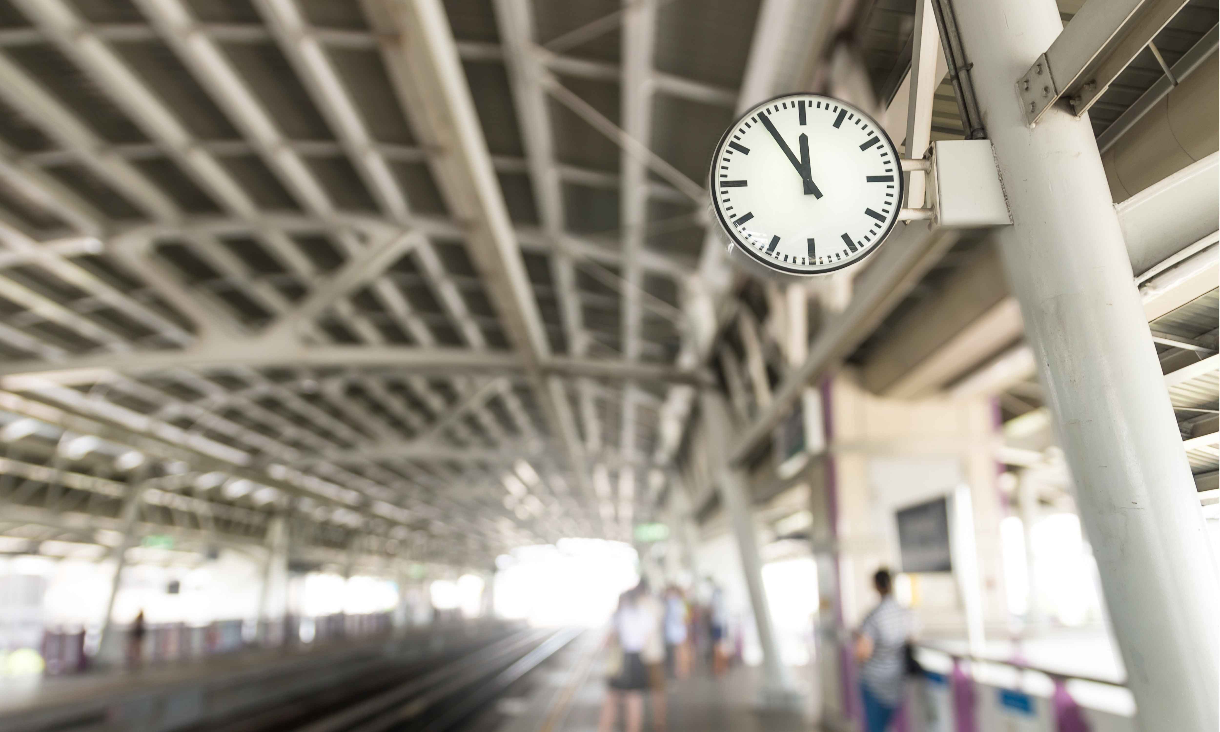 Is It Time to Hire a Marketing Agency or a Full Time Employee?