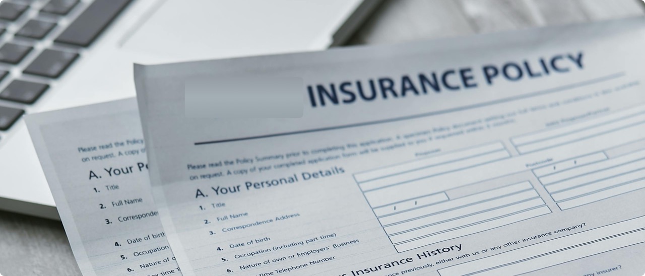 Versicherungsdokument im Bau