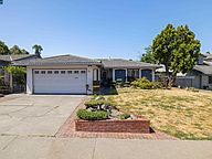 925 Tara Hills Dr, Pinole, CA 94564