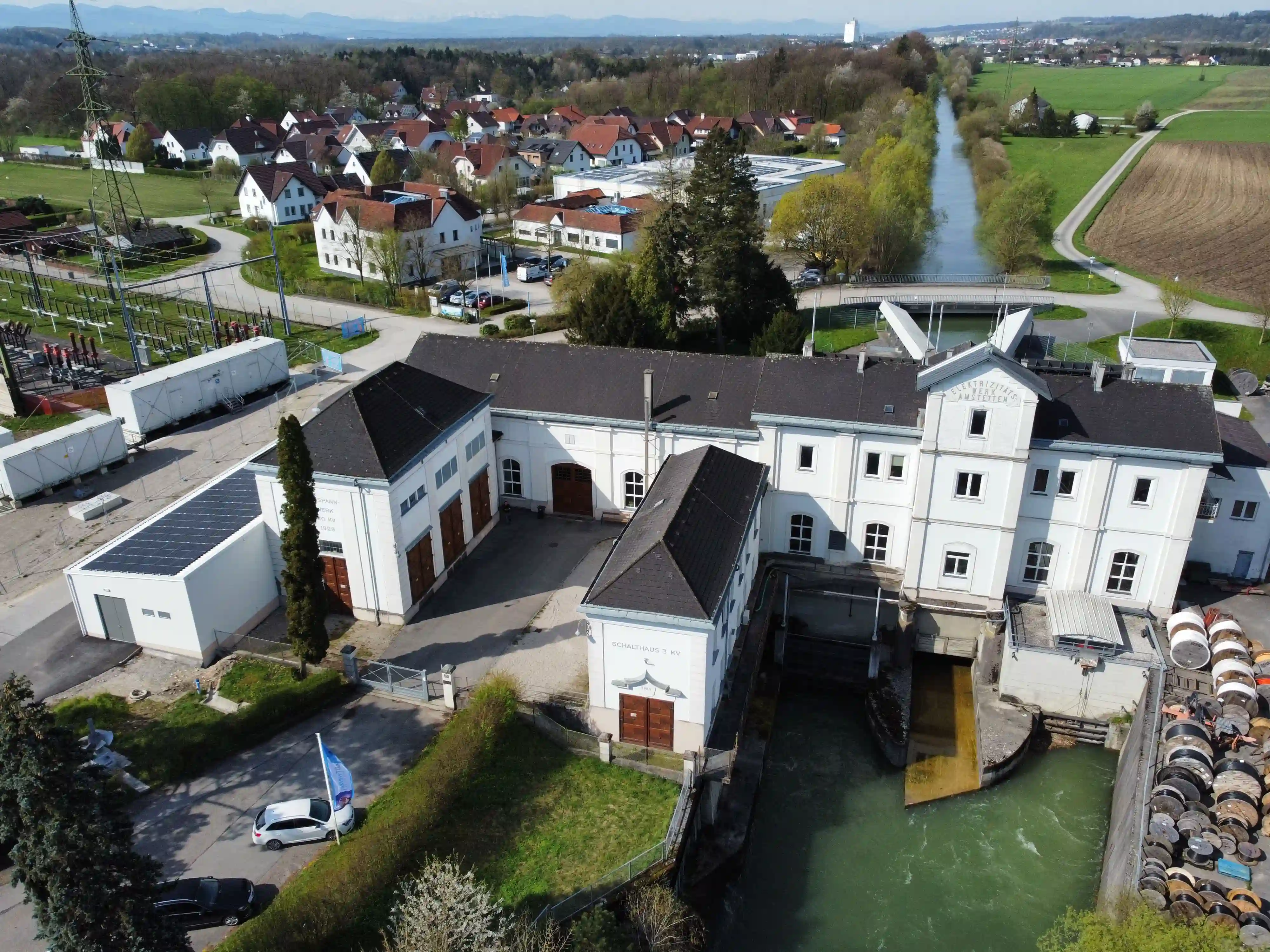 Batteriespeicher- und Wasserkraftwerks-Management der Stadtwerke Amstetten