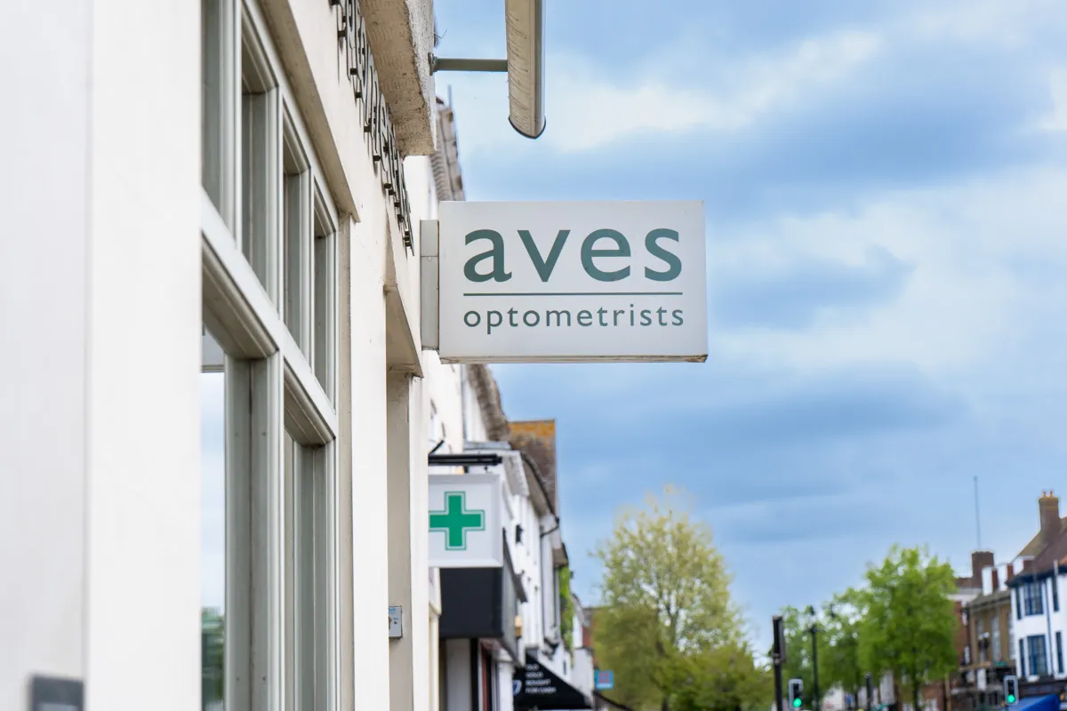 Aves Optometrists Sign