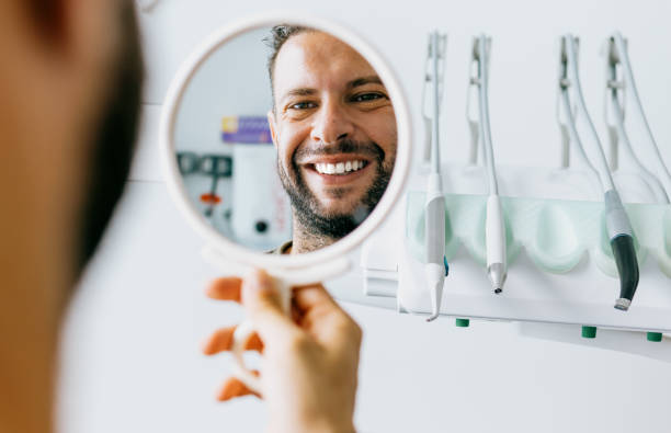 2,300+ Dentist Holding Mirror Stock Photos, Pictures & Royalty-Free Images  - iStock