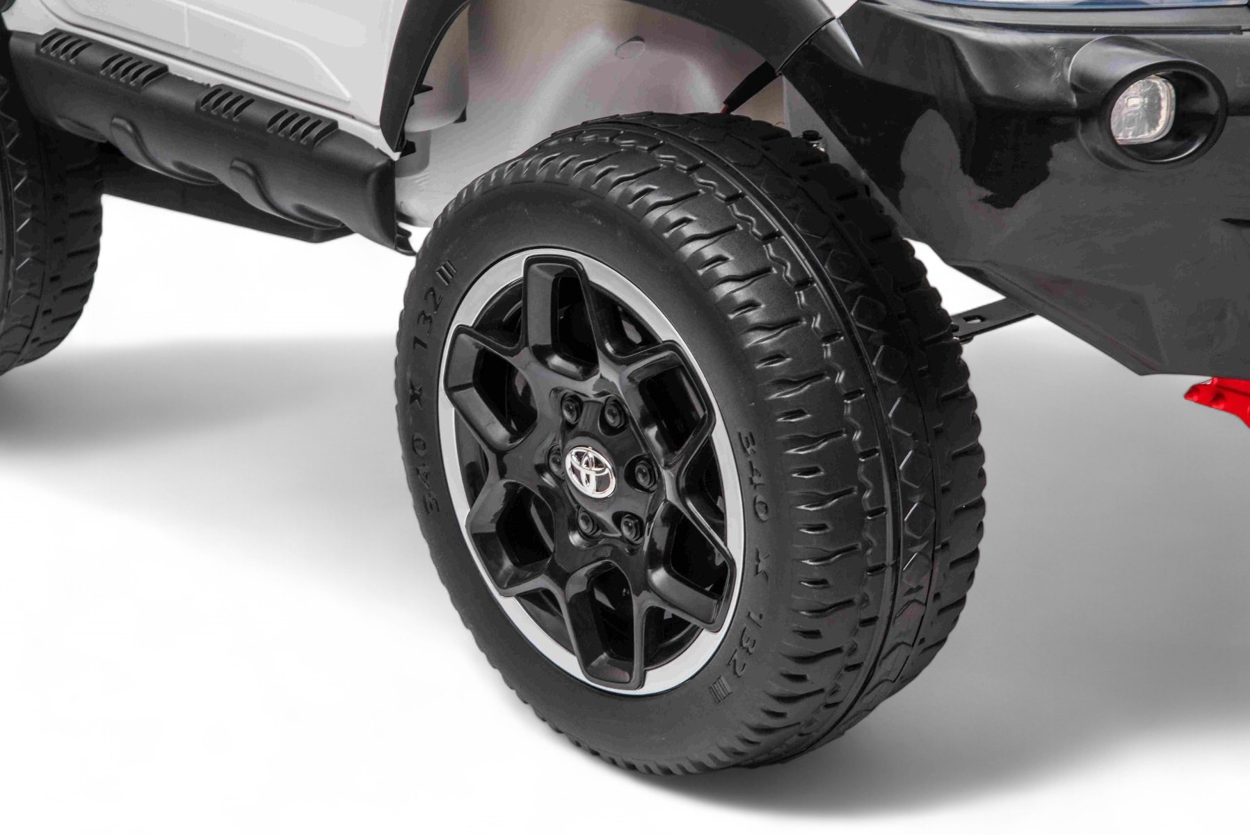 4x4 électrique / SUV enfant Toyota Hilux 2 places, 4 moteurs 45w, télécommande parentale 2.4 Ghz