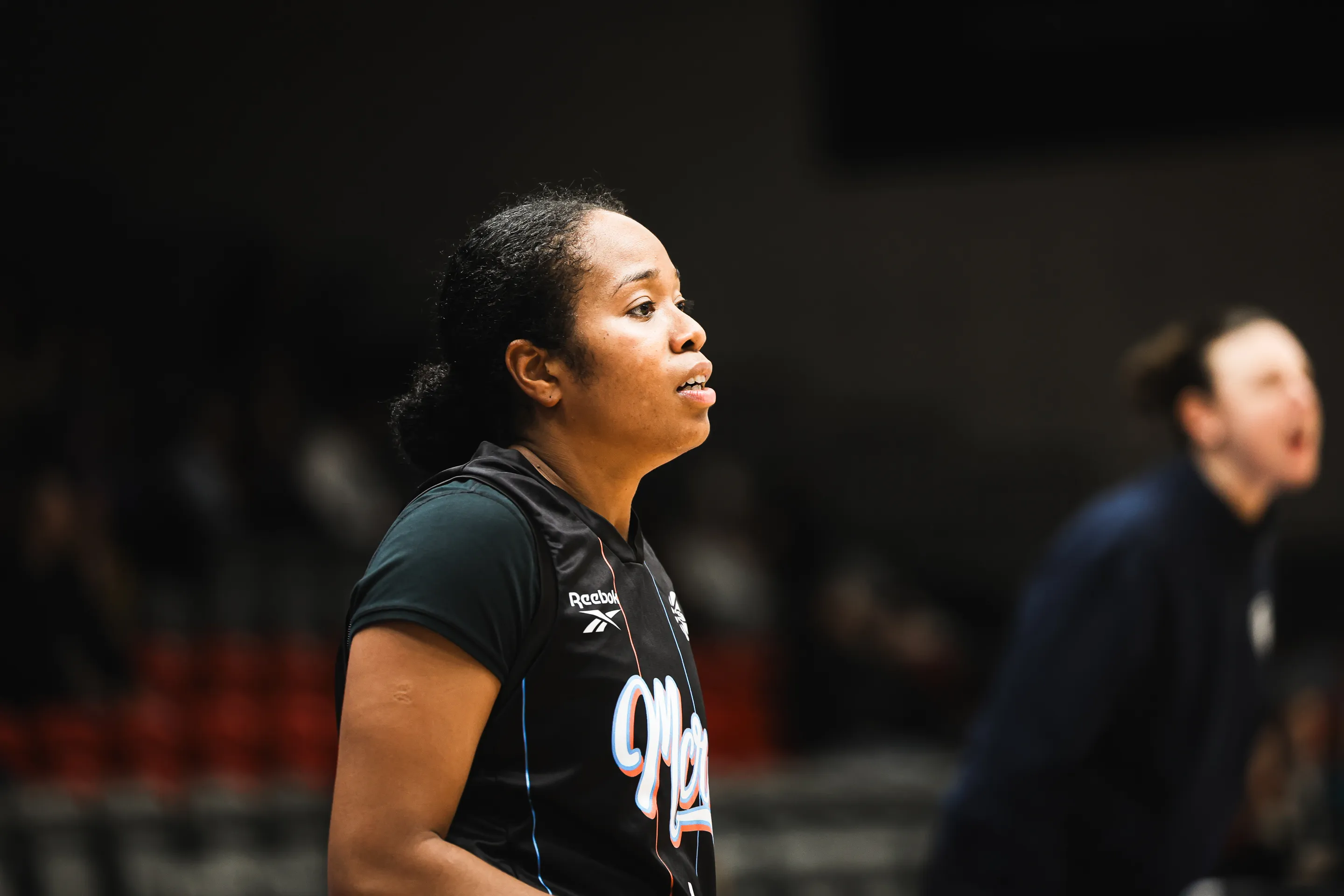 Nicolette Fairley signs new contract