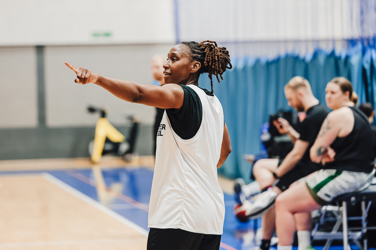 MCR sign former WNBA draft pick Davis!