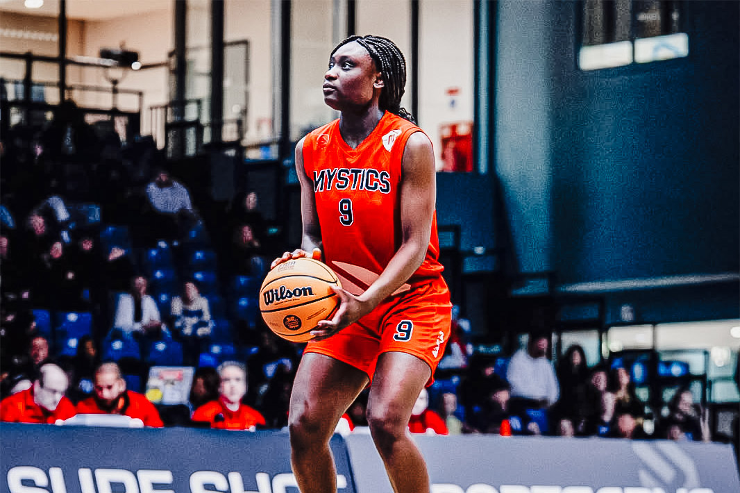 Success Omoigui signs for Manchester