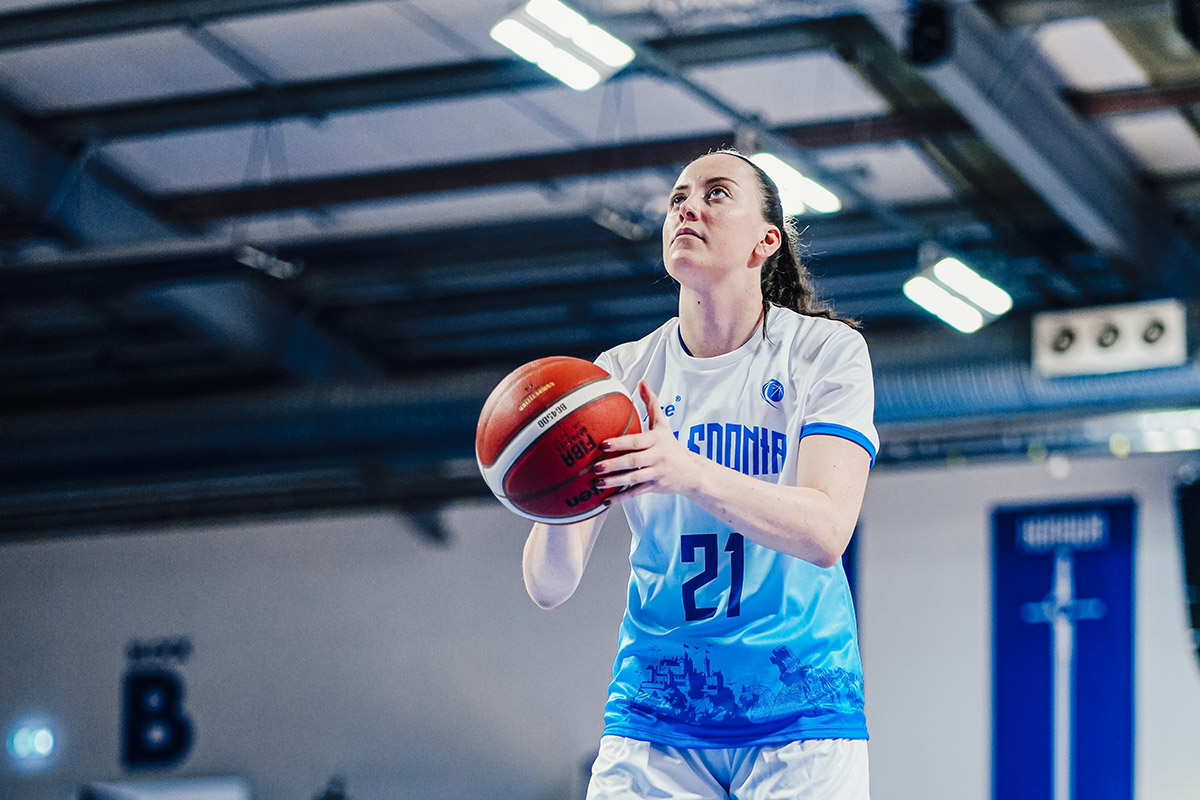 Maya Price signs for Manchester