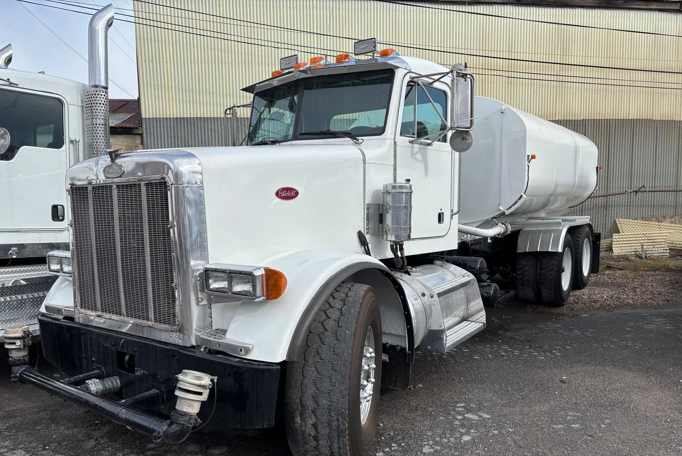 Peterbilt 378 4K Water Truck