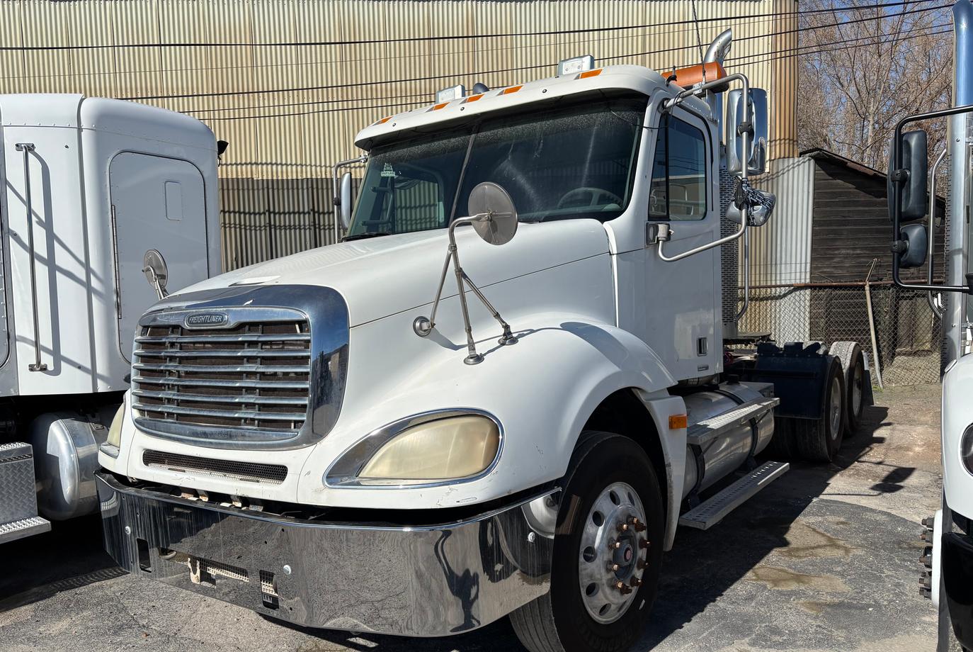 2005 Freightliner Conventional Truck