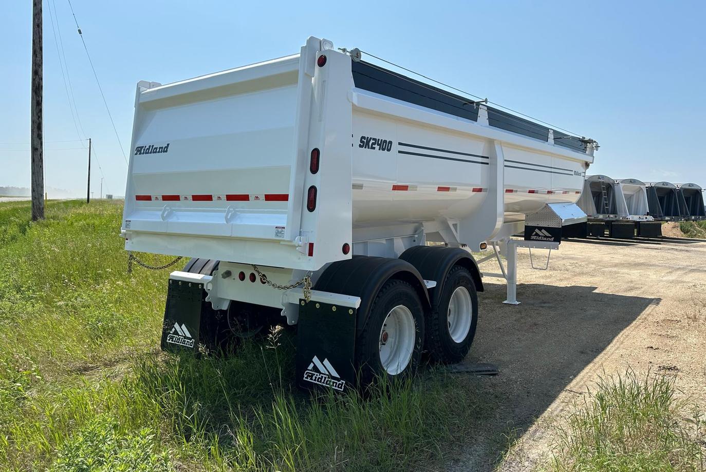Midland 27' 3" SK2400 Trailer