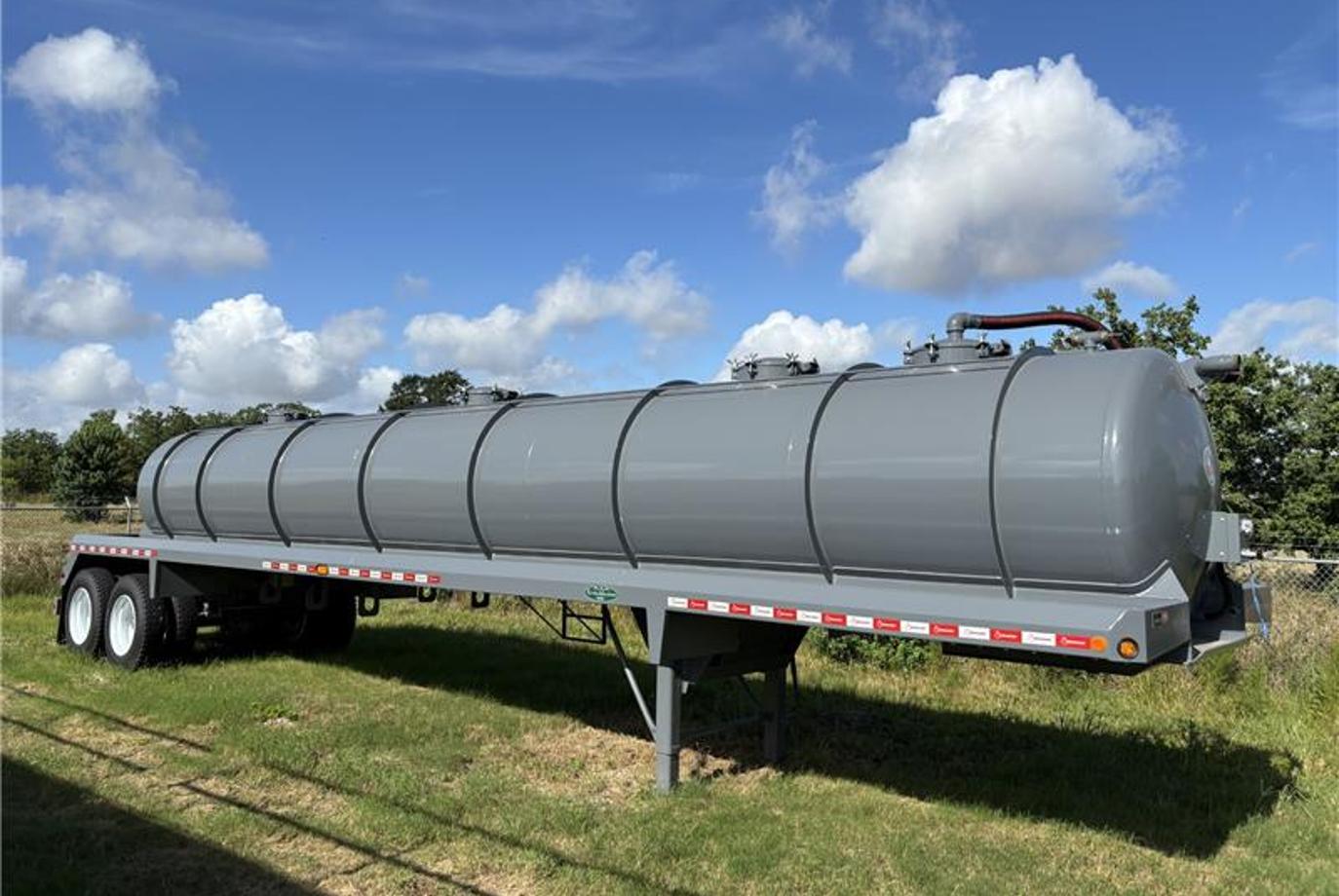 Dragon 130 BBL Steel Vac Trailer