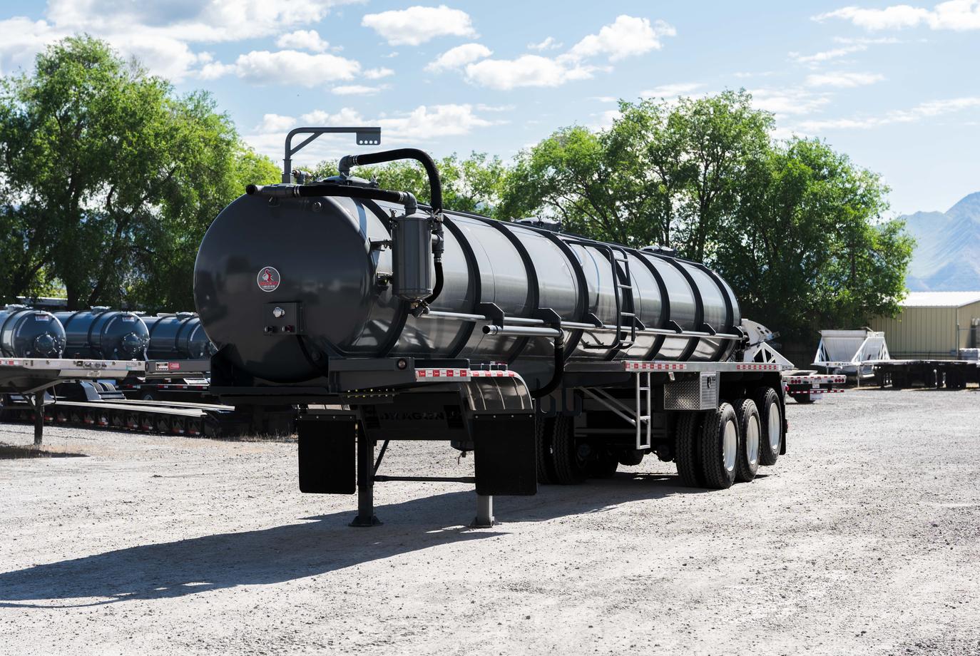 Dragon 165 BBL 3 AXLE Trailer