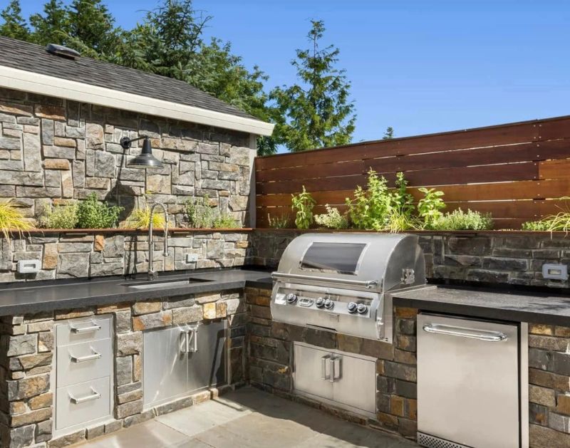 Outdoor Kitchen