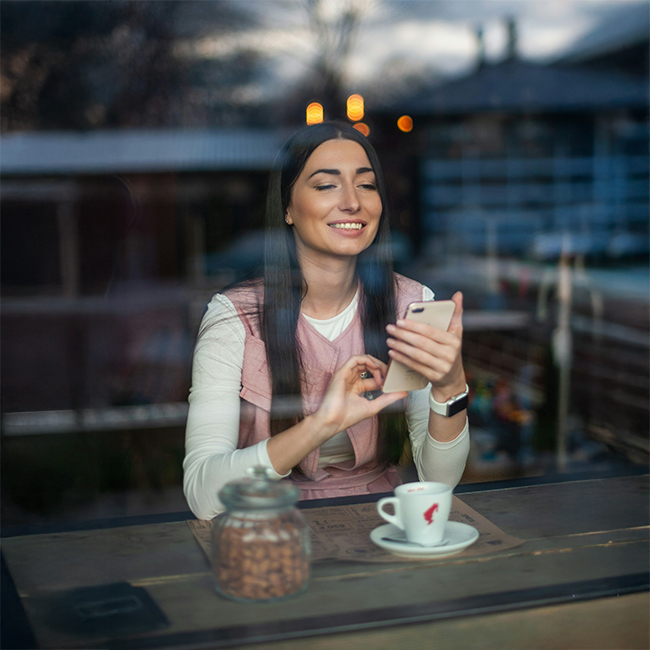 Revolutionizing customer support and sales with an AI-powered WhatsApp assistant seamlessly connected to your business knowledge and CRM.