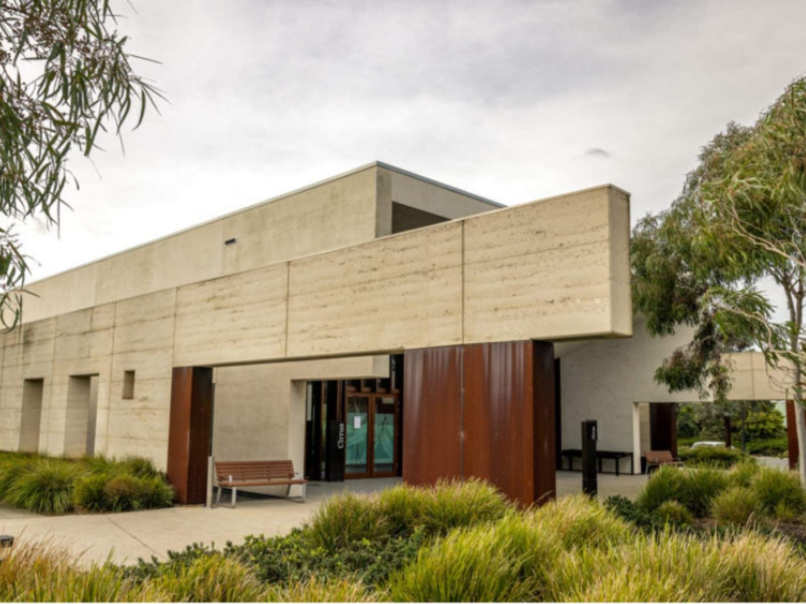 Cirrus Chapel image of outside building