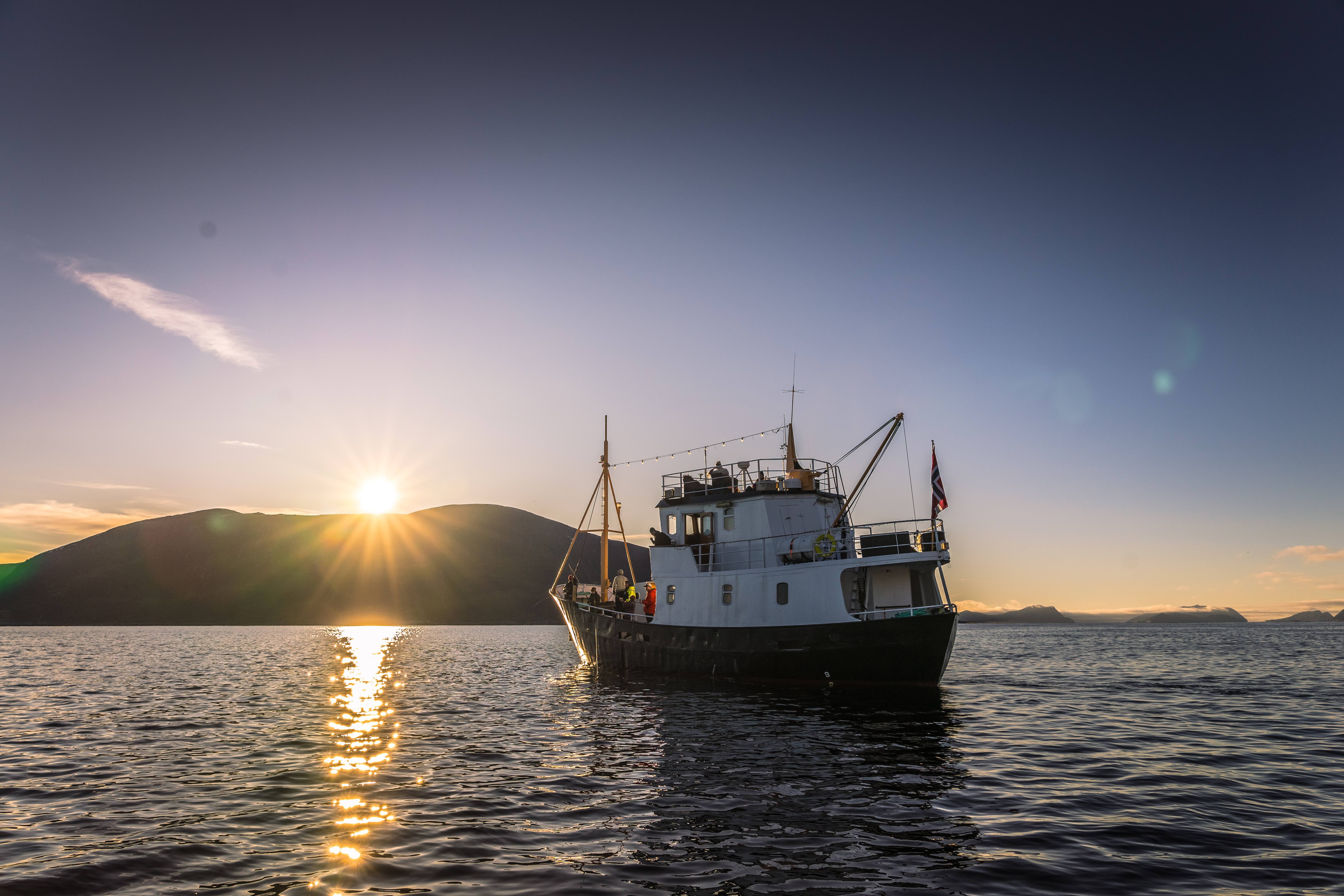 Fishing_outside_ålesund