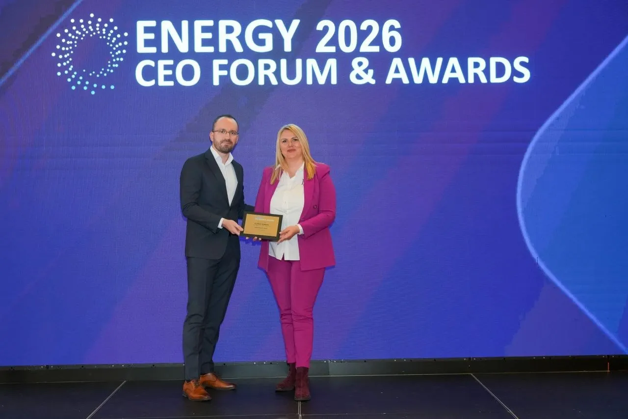 Elena Mandache of Eldrive receives the Green Mobility Award on stage at the Energy 2026 CEO Forum & Awards Gala in Bucharest