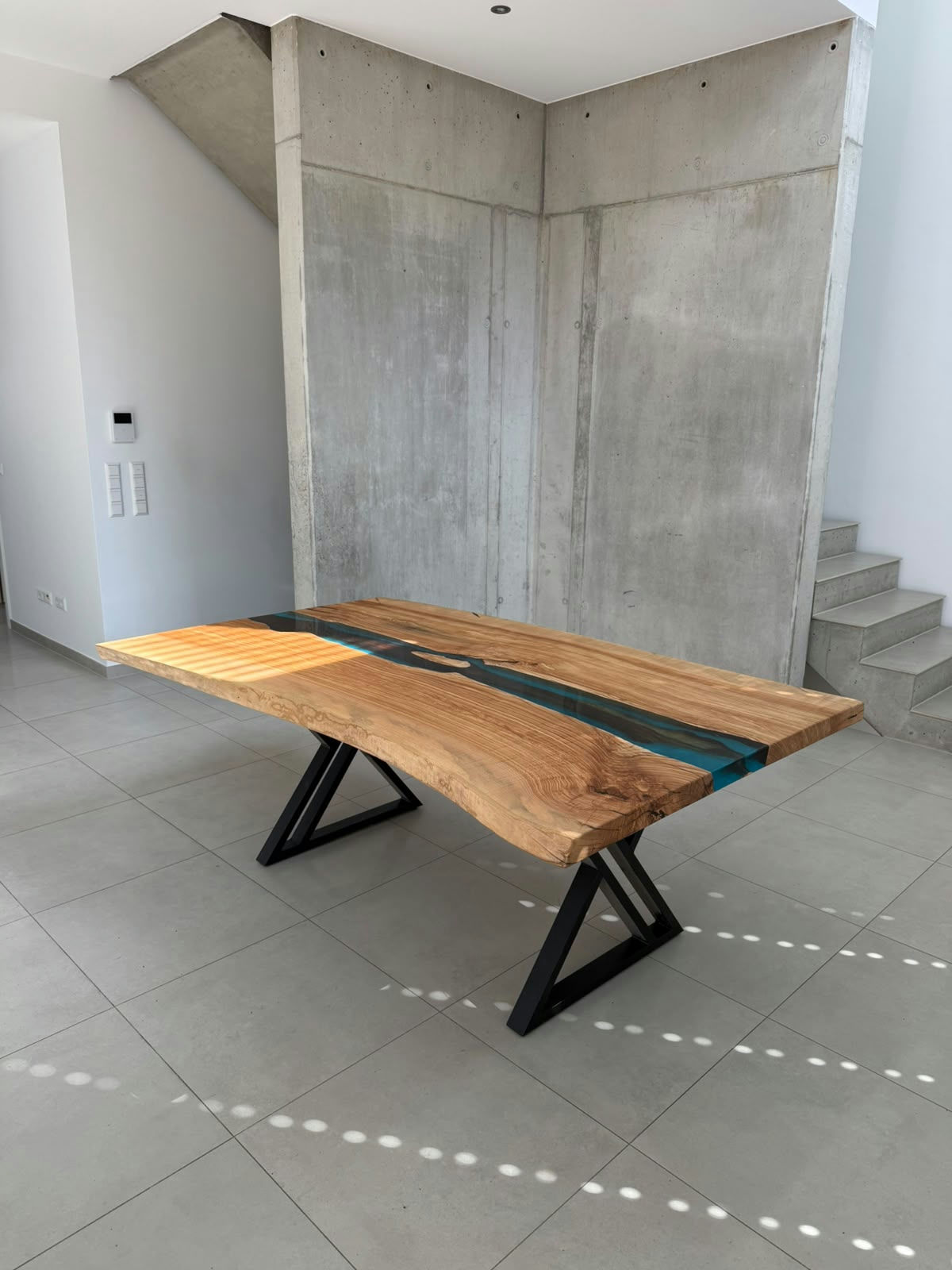 River Table: Kernesche Epoxidharztisch von Scheermann