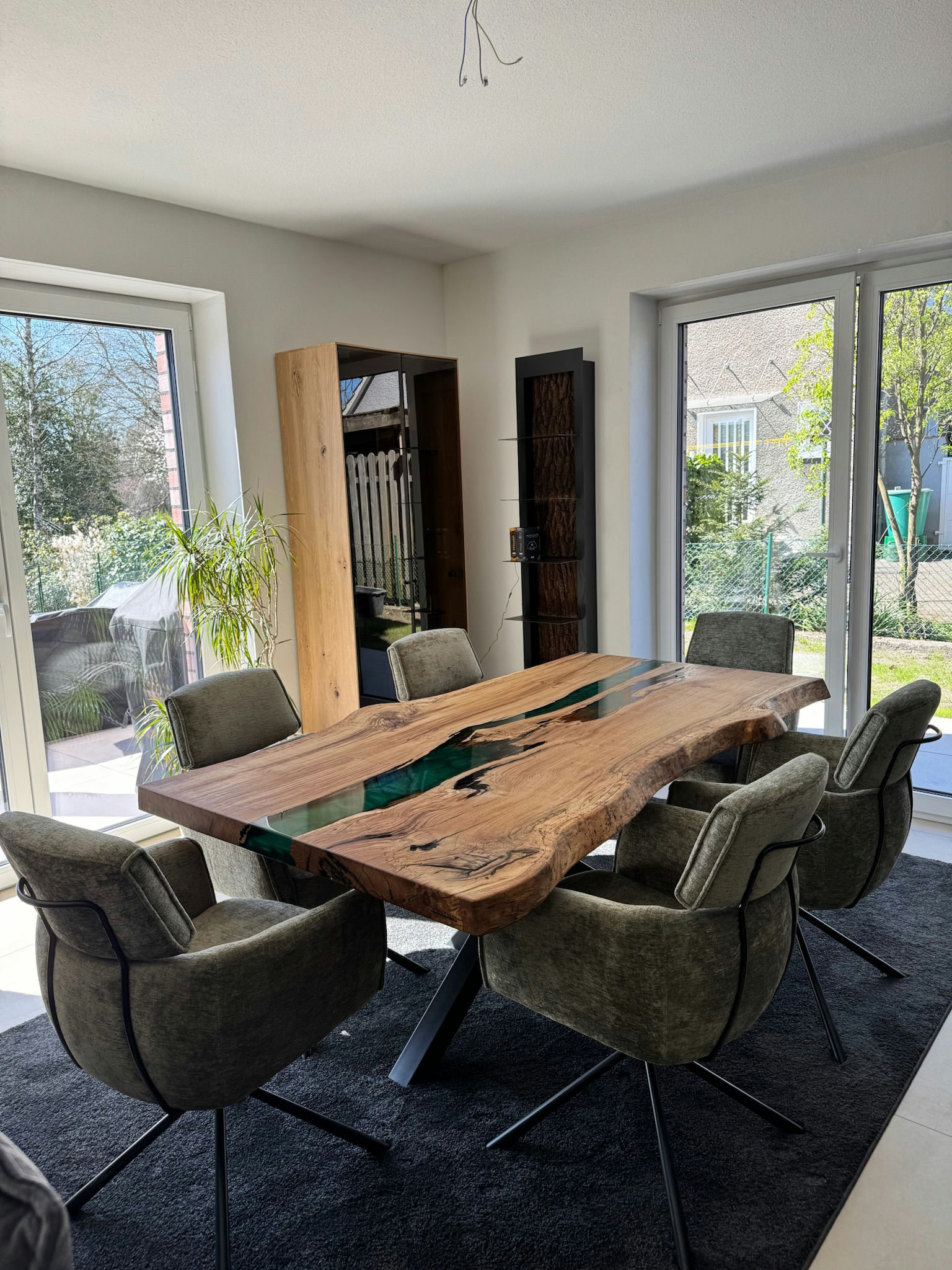 River Table: Ahorn Epoxidharztisch von Scheermann