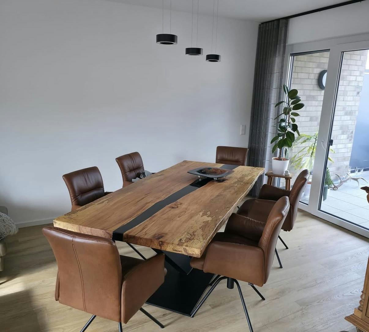 River Table: Buche Epoxidharztisch von Scheermann