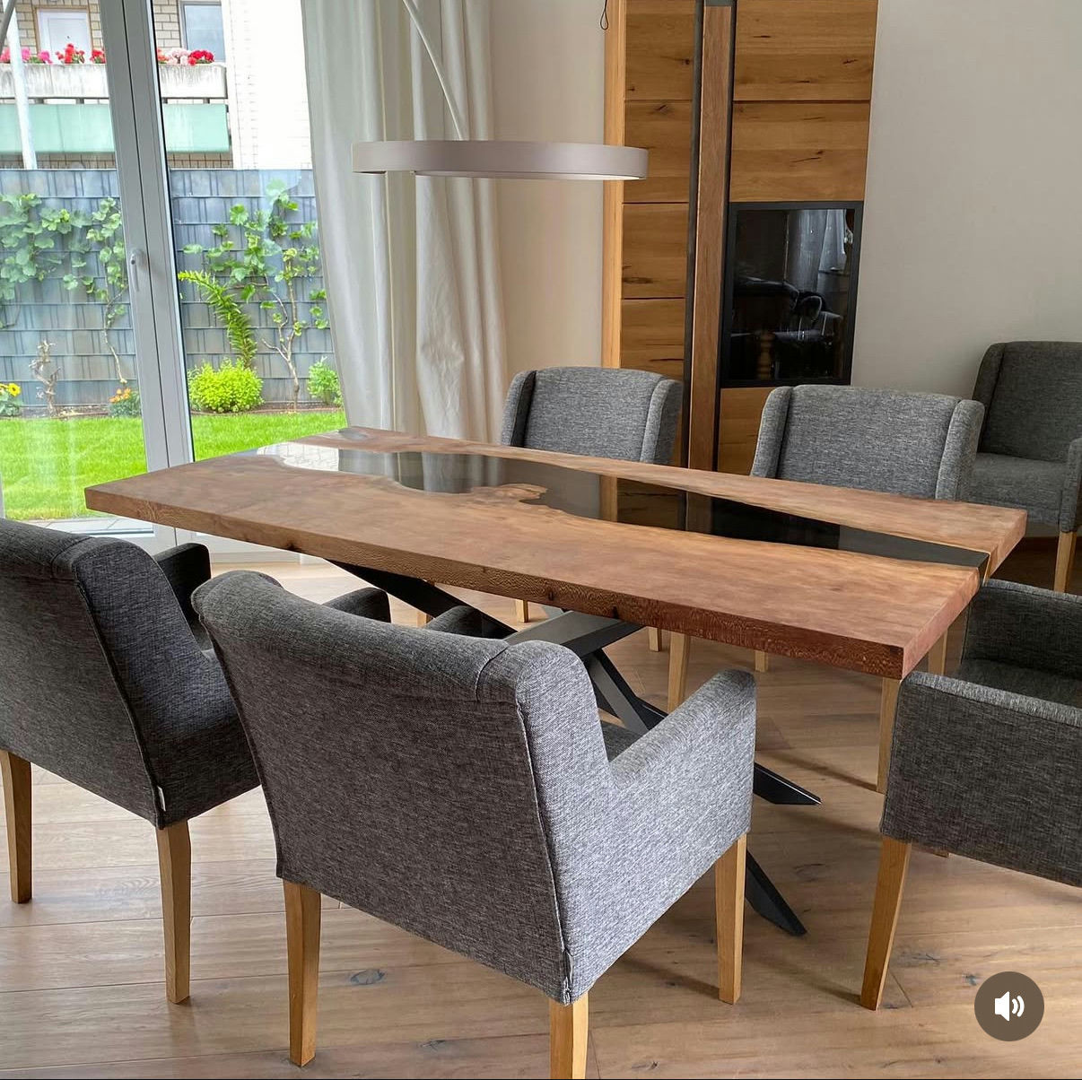 Inside Out: Platane Epoxidharztisch von Scheermann