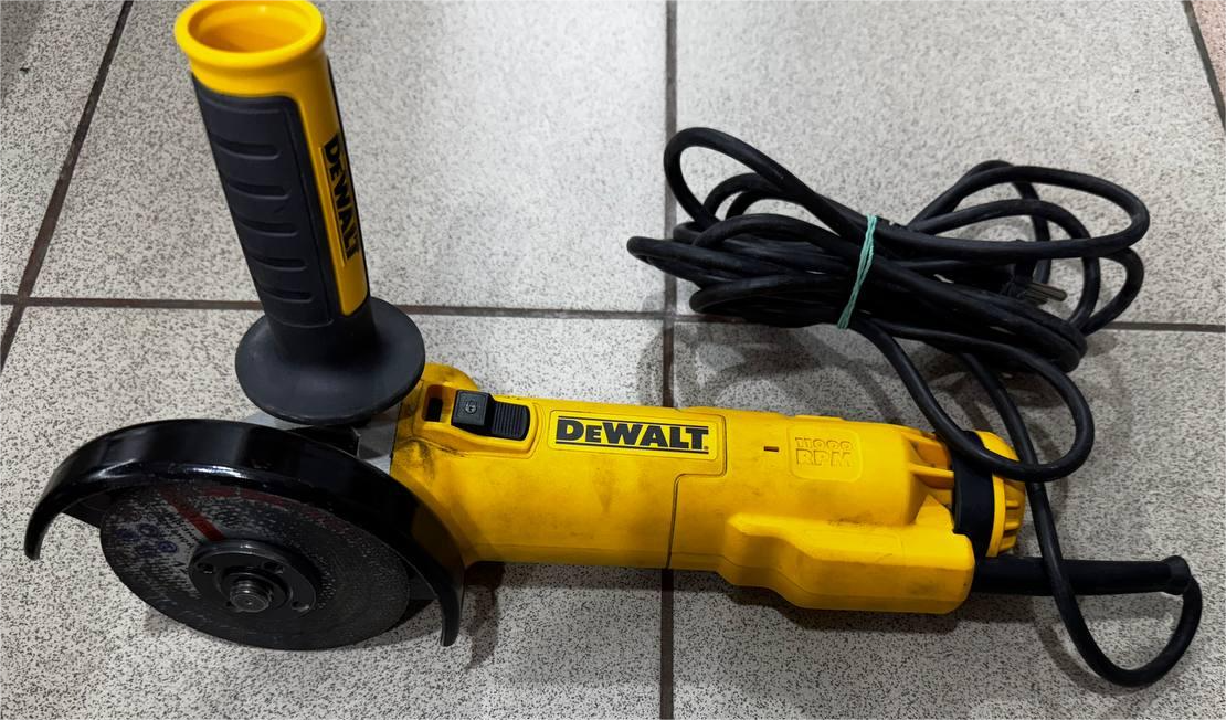 Болгарка Dewalt DWE 4207 QS