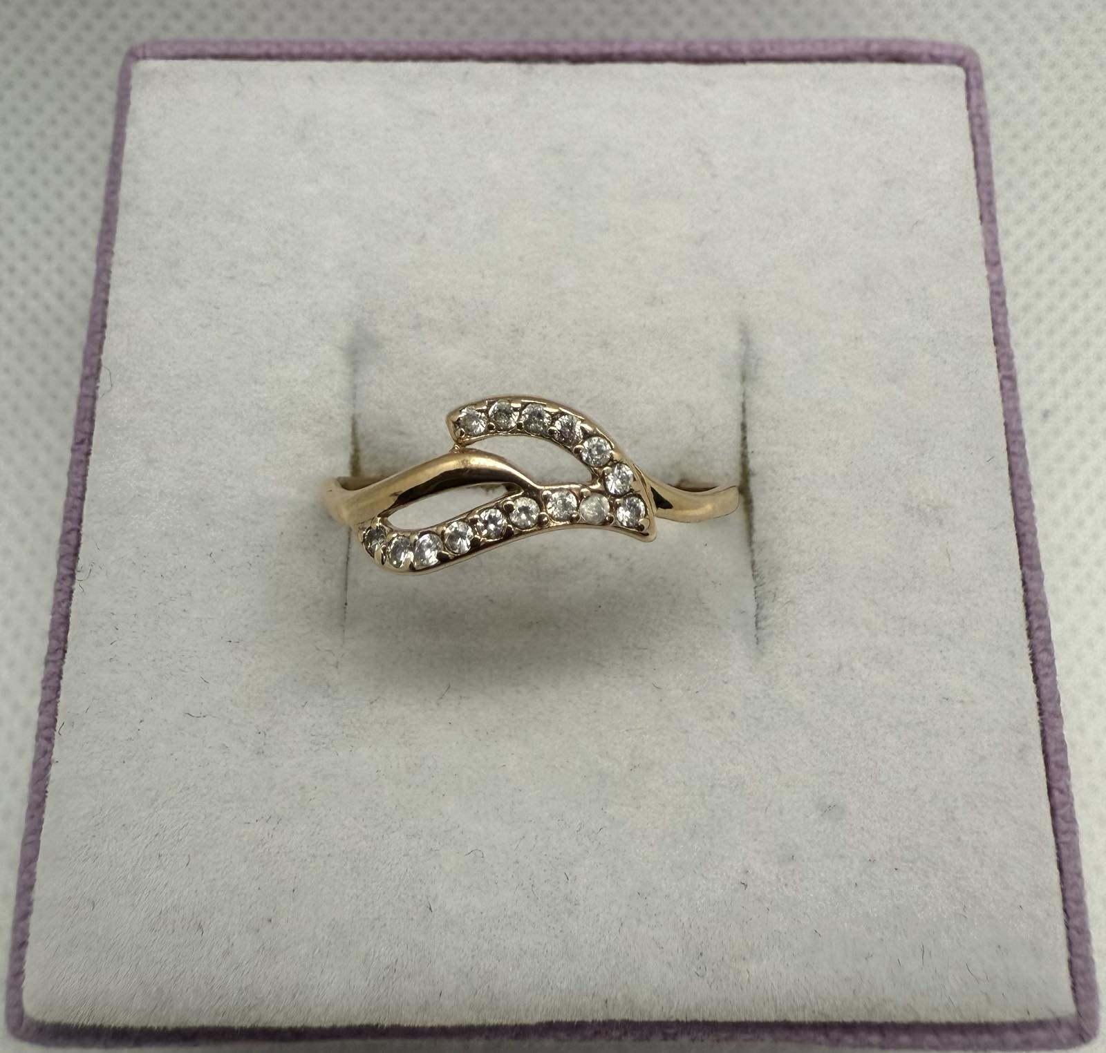 Золота каблучка 585 проба