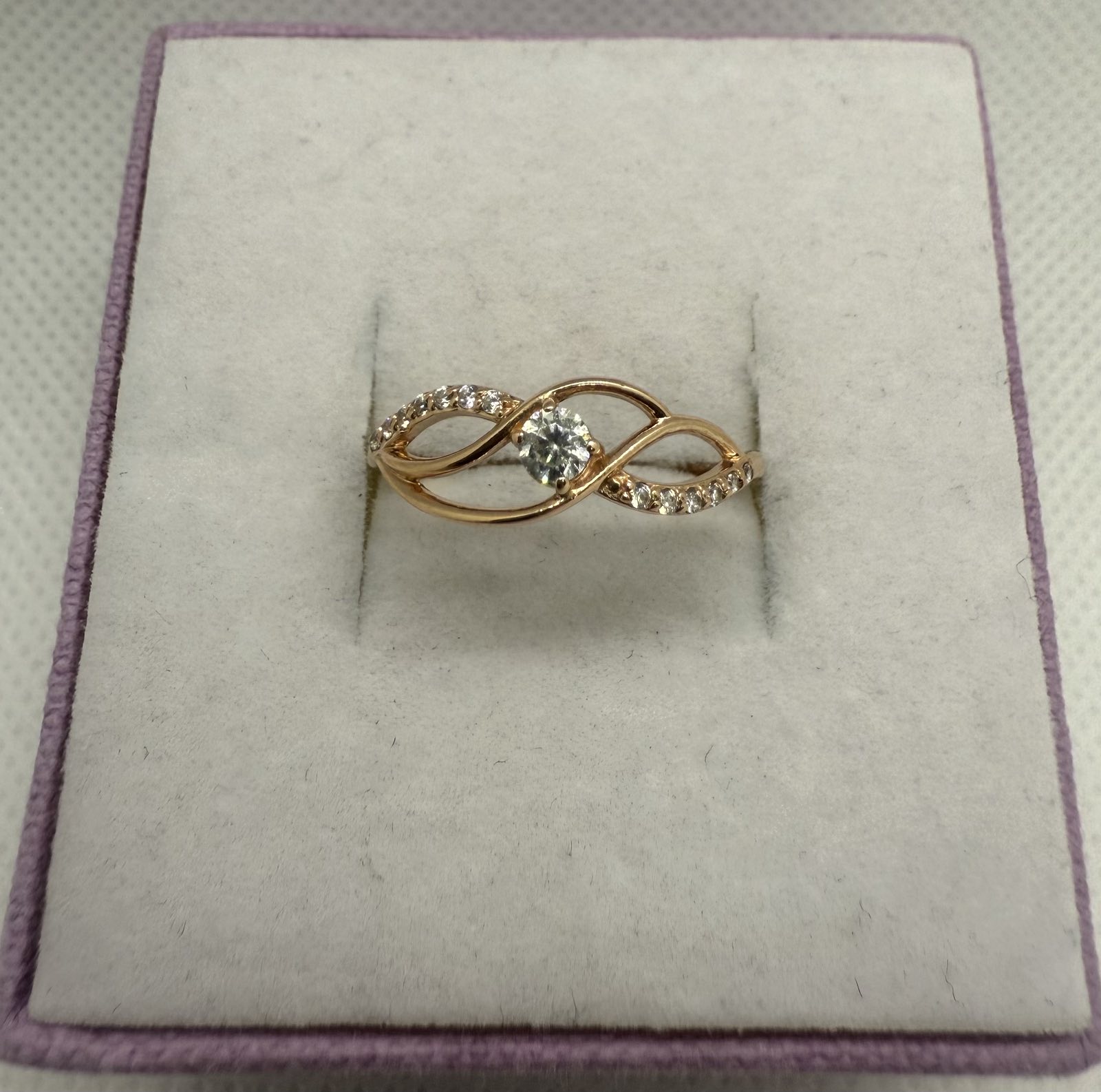 Золота каблучка 585 проба