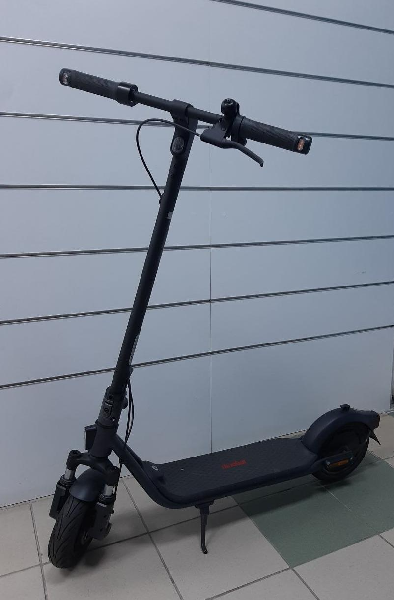 Електросамокат Ninebot Kikscooter F2