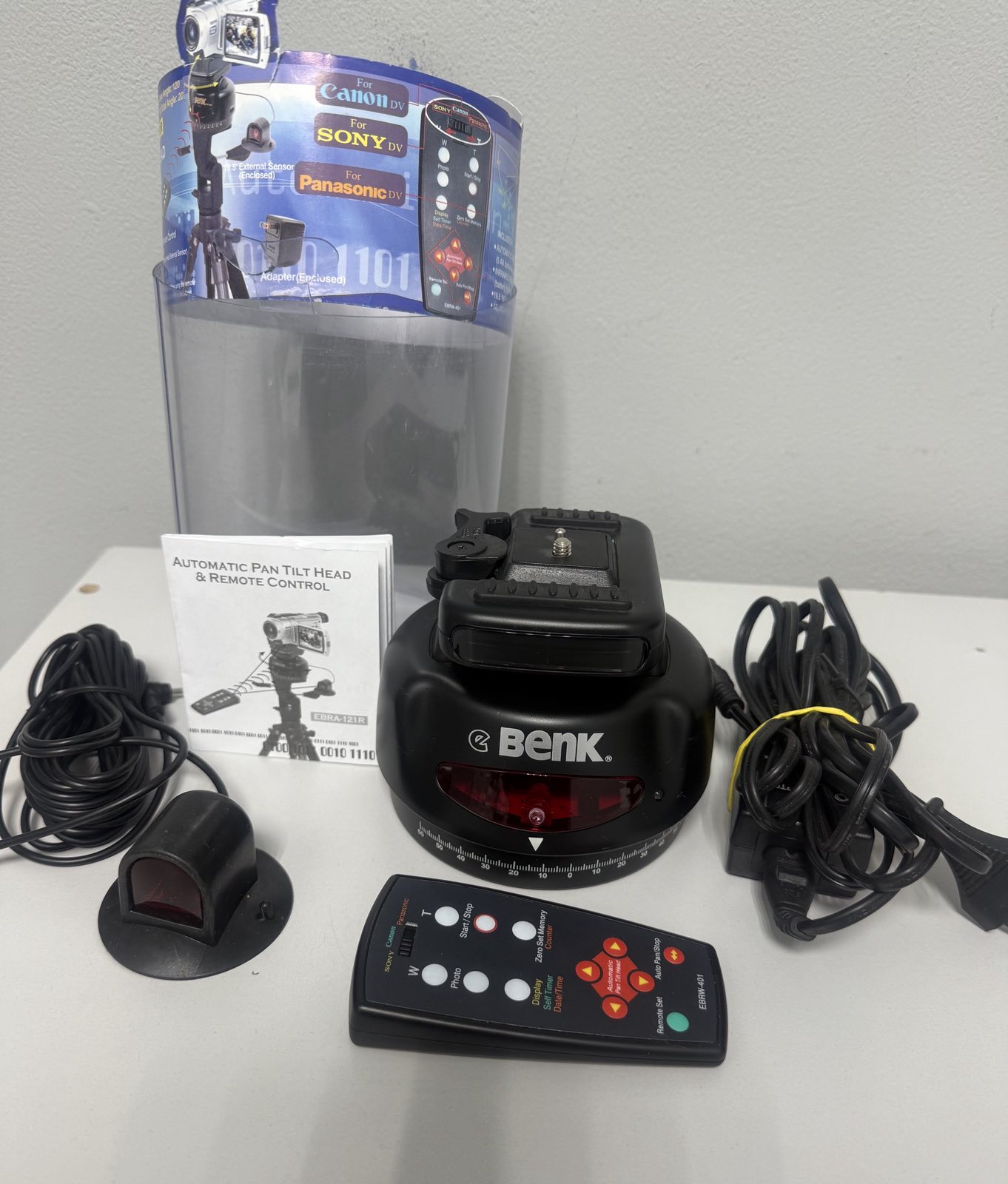 Моторизований штатив з пультом управління Benk Urnebra-120RMS