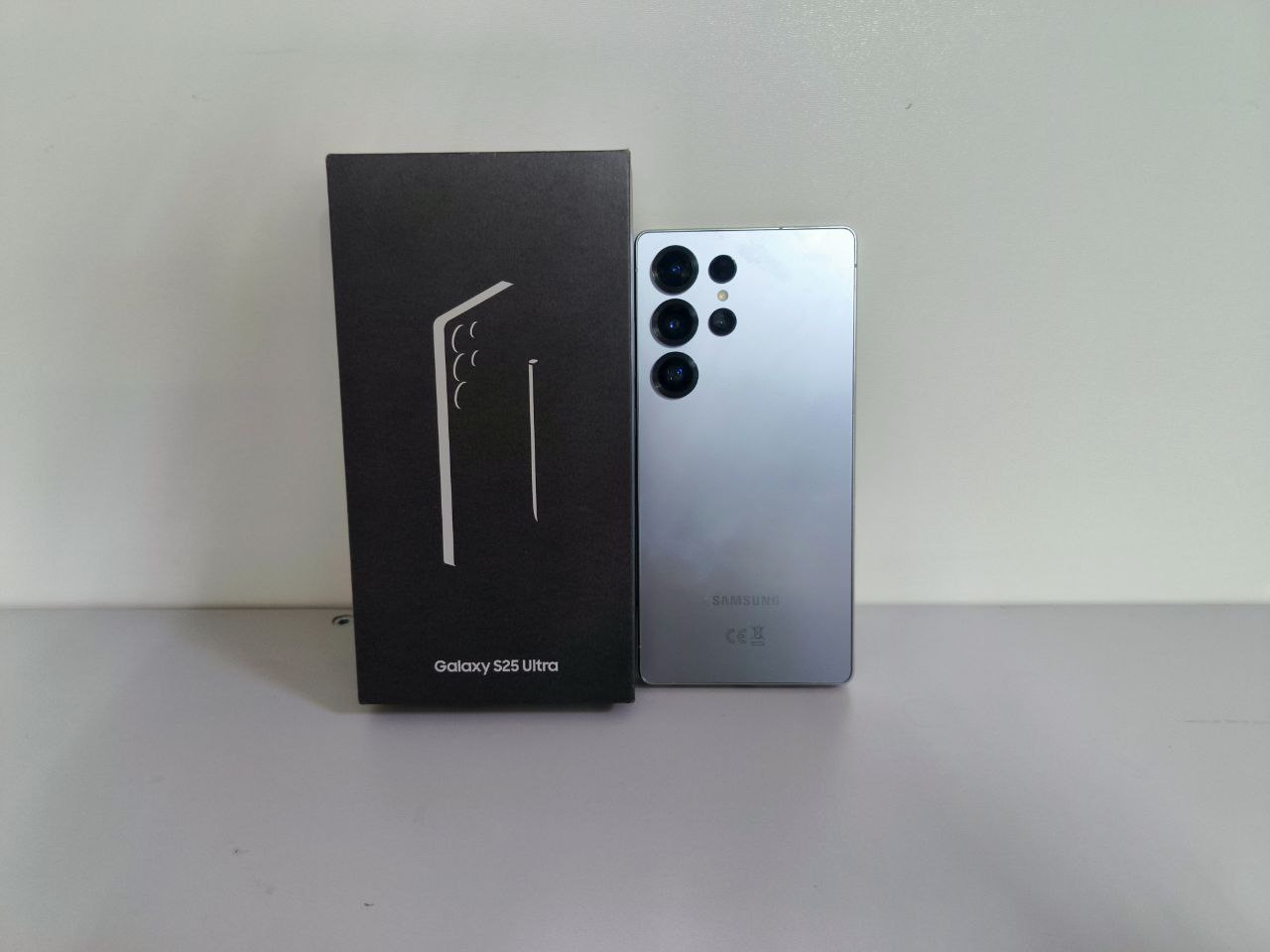 Телефон Samsung S25 Ultra 12/256GB