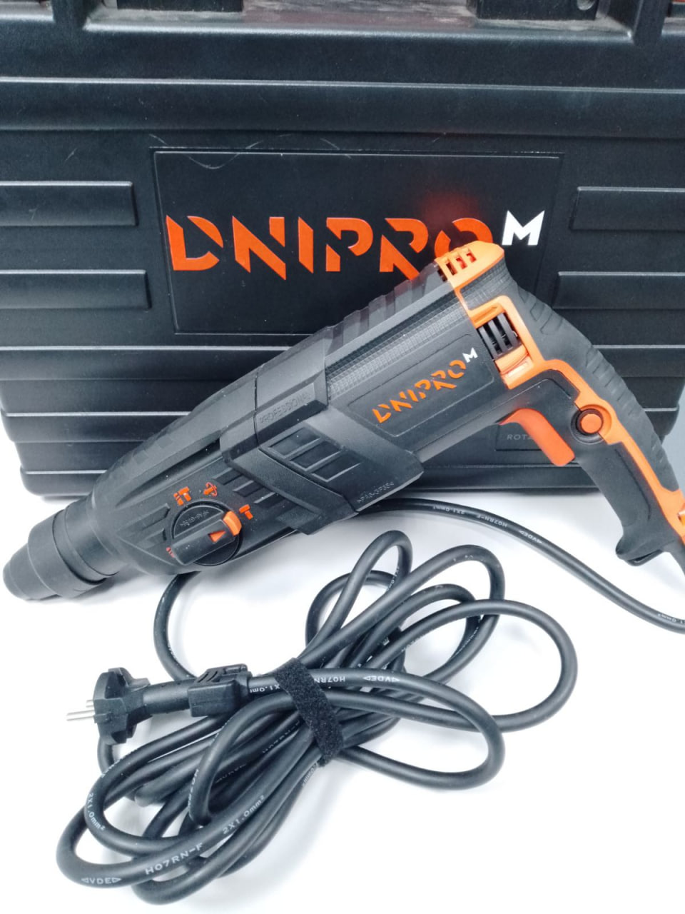 Перфоратор Dnipro-M RH-100