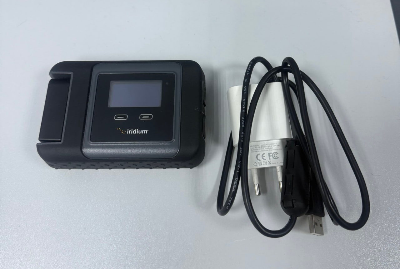 Портативний супутниковий Wi-Fi-термінал Iridium 9560N