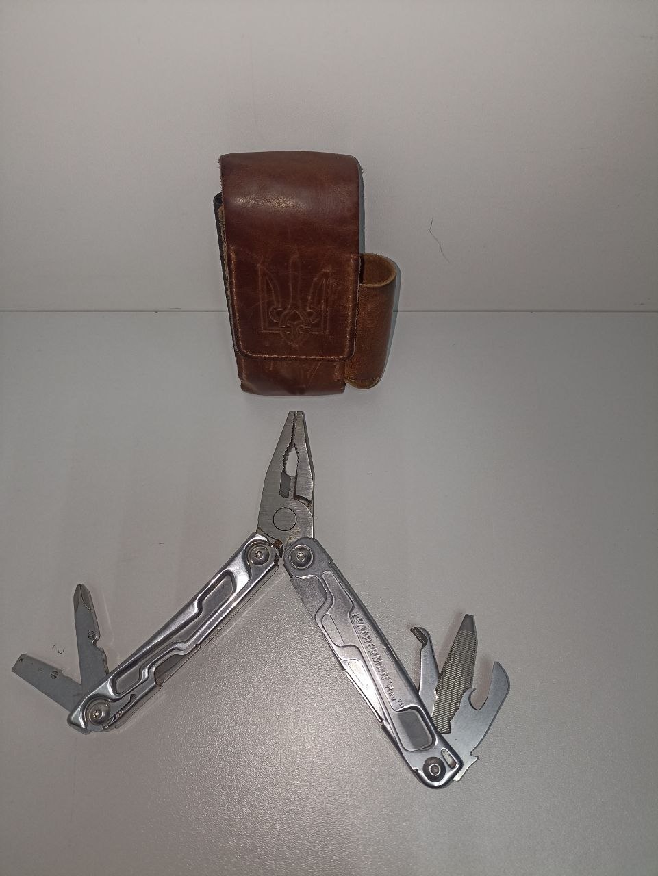 Мультитул LEATHERMAN REV