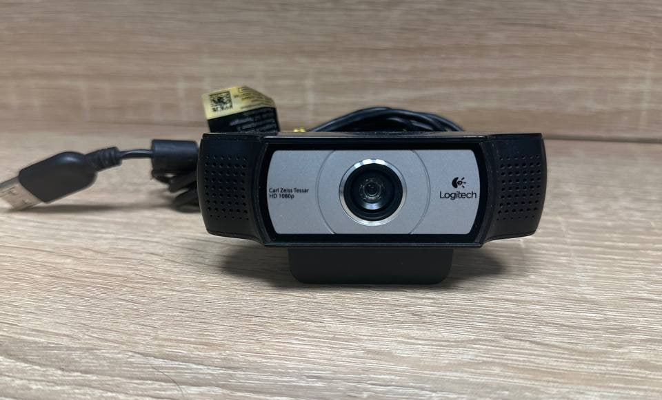 Веб-камера Logitech Carl Zeiss Tessar