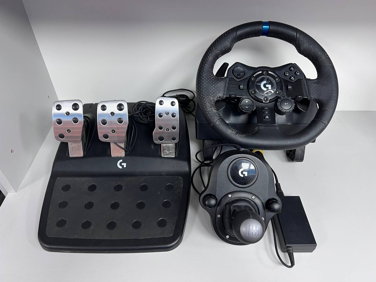 Ігровий руль Logitech G923 SE (руль, педалі, куліса)