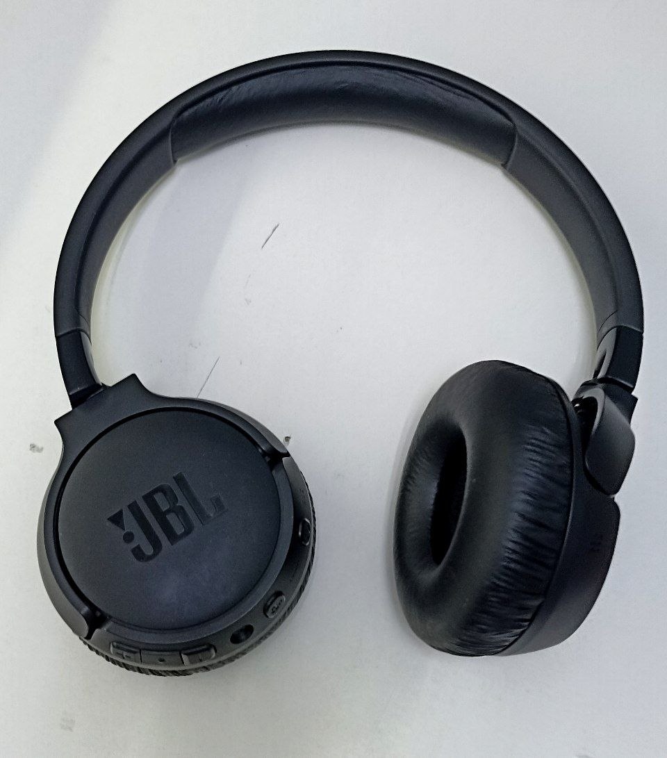 Навушники  JBL Tune 670NC