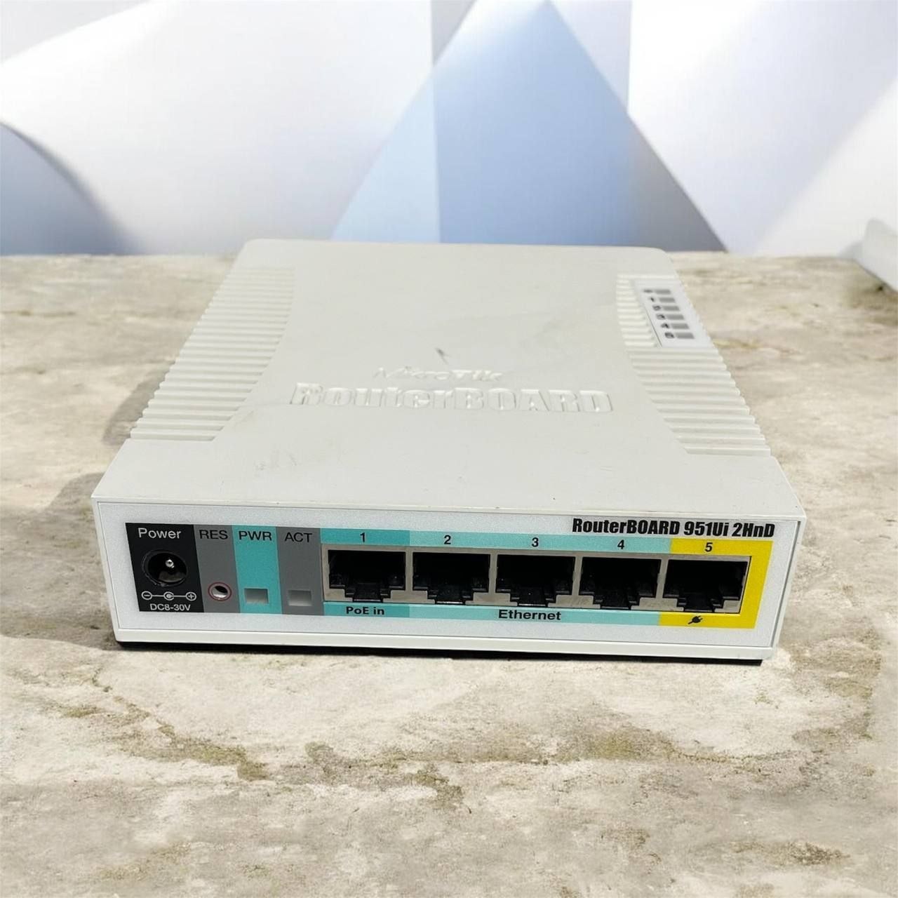 WIFI Router Mikrotik RB951U1-2HND