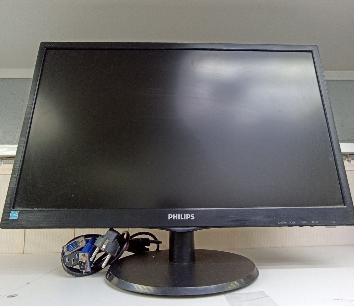 Монітор Philips  223V5L