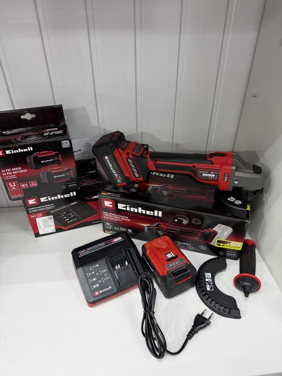 Кутова акумуляторна шліфмашина Einhell TP-AG 18/125 CE Q Li-Solo