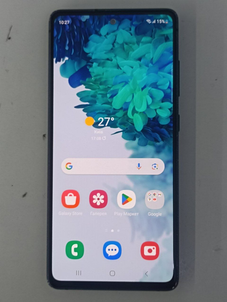 Телефон  Samsung S20 FE 6/128gb