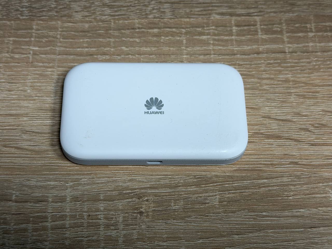 WI-FI роутер HUAWEI E5577F
