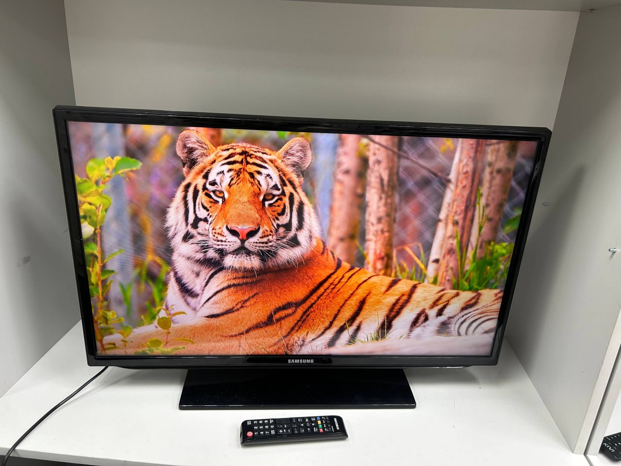 Телевізор Samsung UE32EH5307