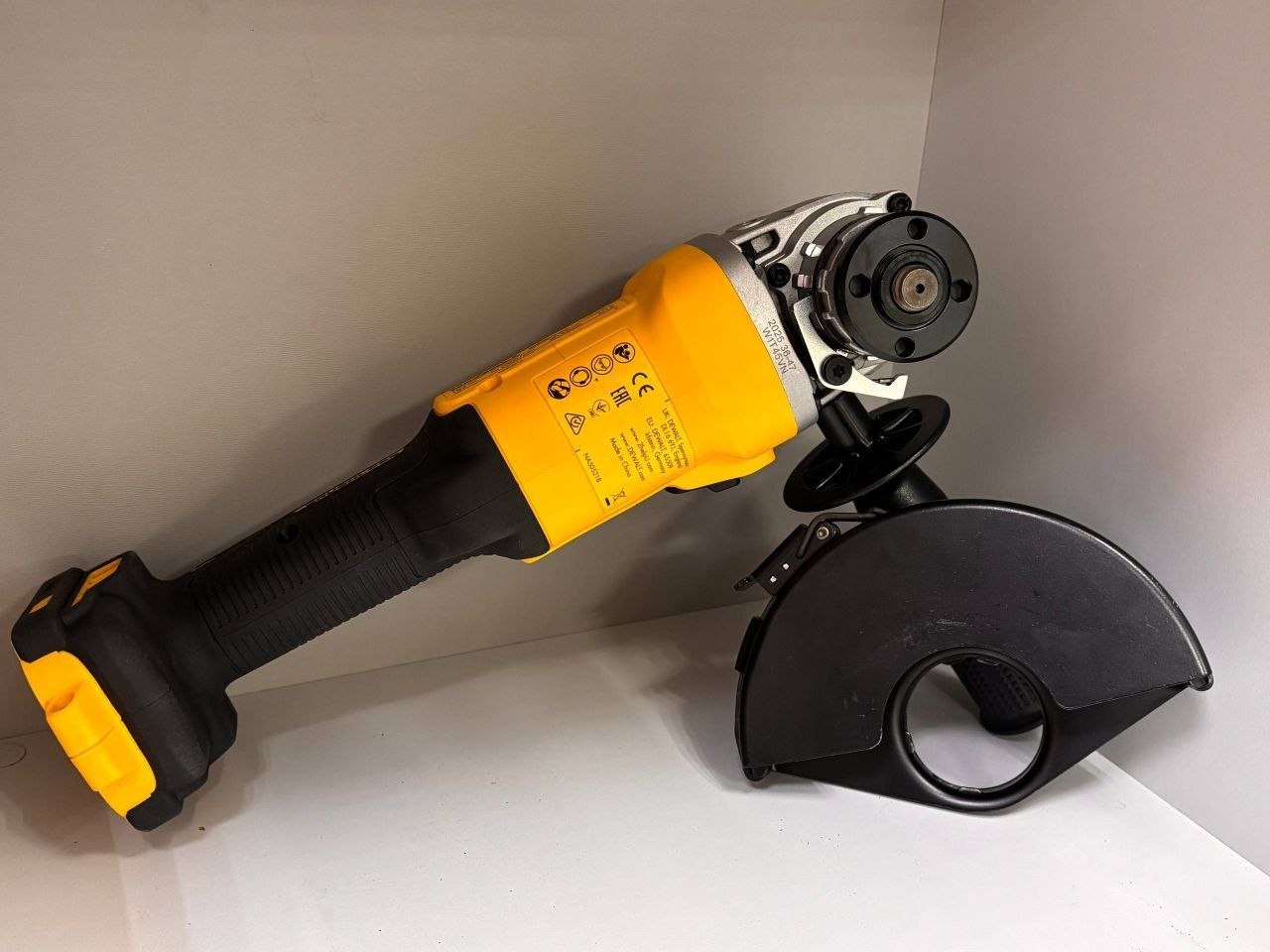 Шліфмашина Dewalt DCG407