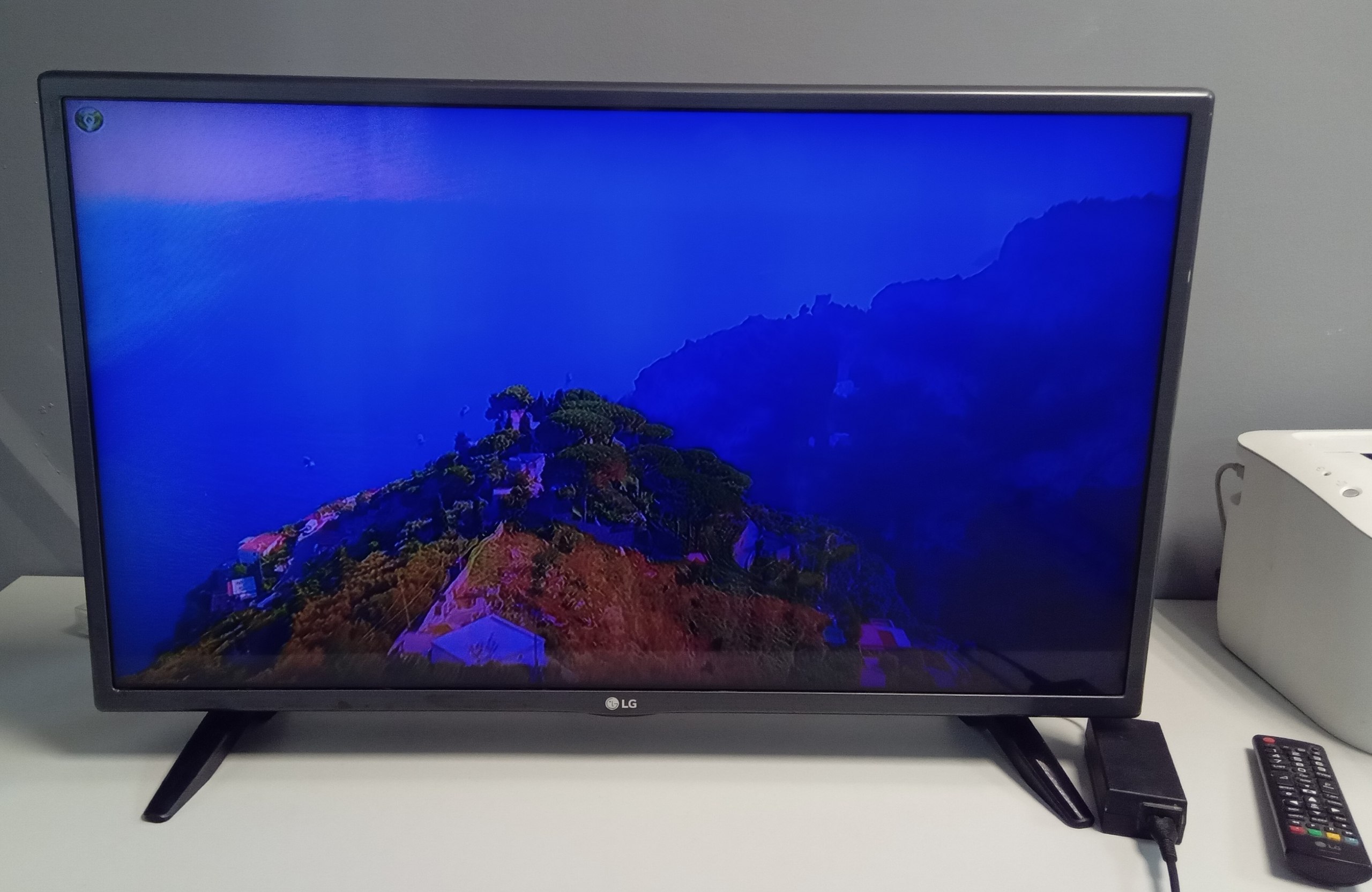 Телевізор LG 32LH570U