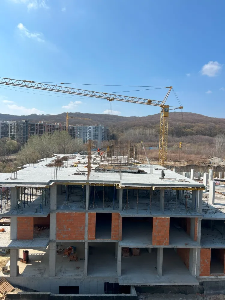 березень 2025