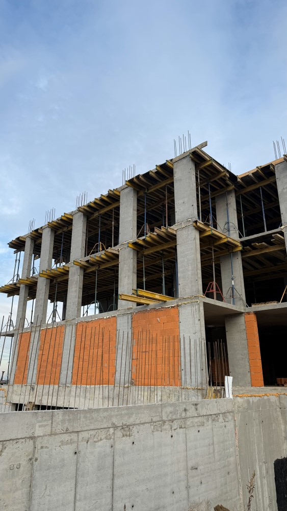 листопад 2025